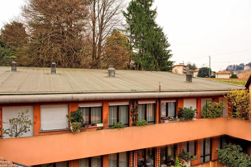 Victoria Hotels Carso Camnago Volta Eksteriør bilde
