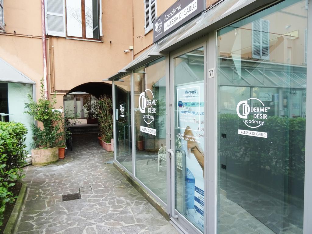 Victoria Hotels Carso Camnago Volta Eksteriør bilde