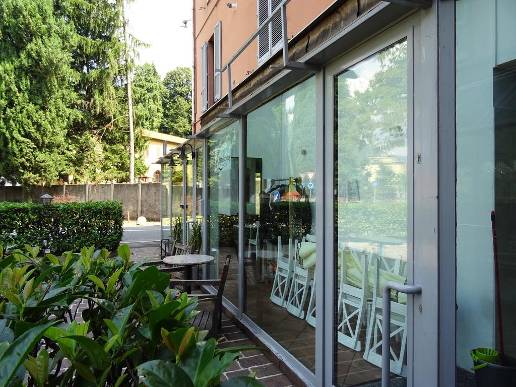 Victoria Hotels Carso Camnago Volta Eksteriør bilde
